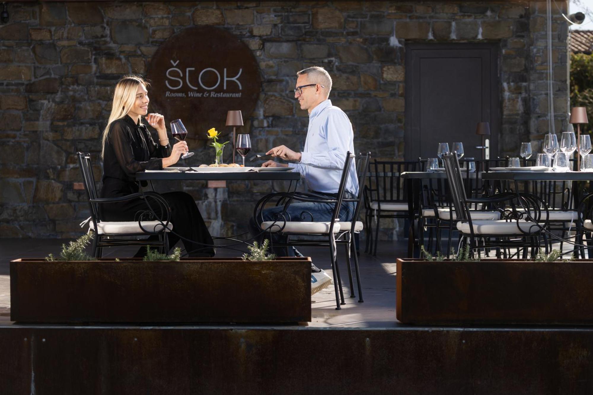 Stok - Rooms, Wine & Restaurant - Marezige, โคเปร์ ภายนอก รูปภาพ