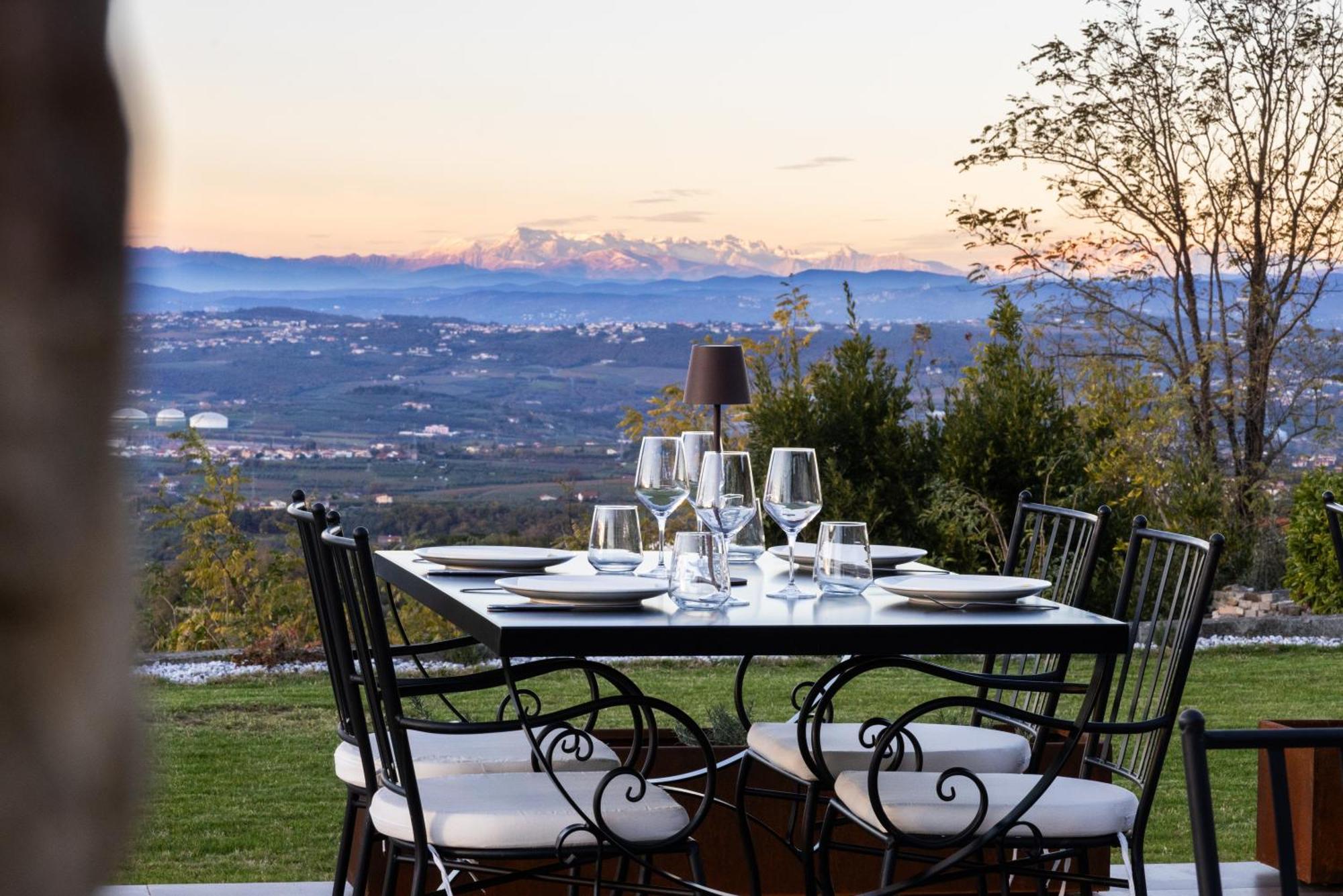 Stok - Rooms, Wine & Restaurant - Marezige, โคเปร์ ภายนอก รูปภาพ