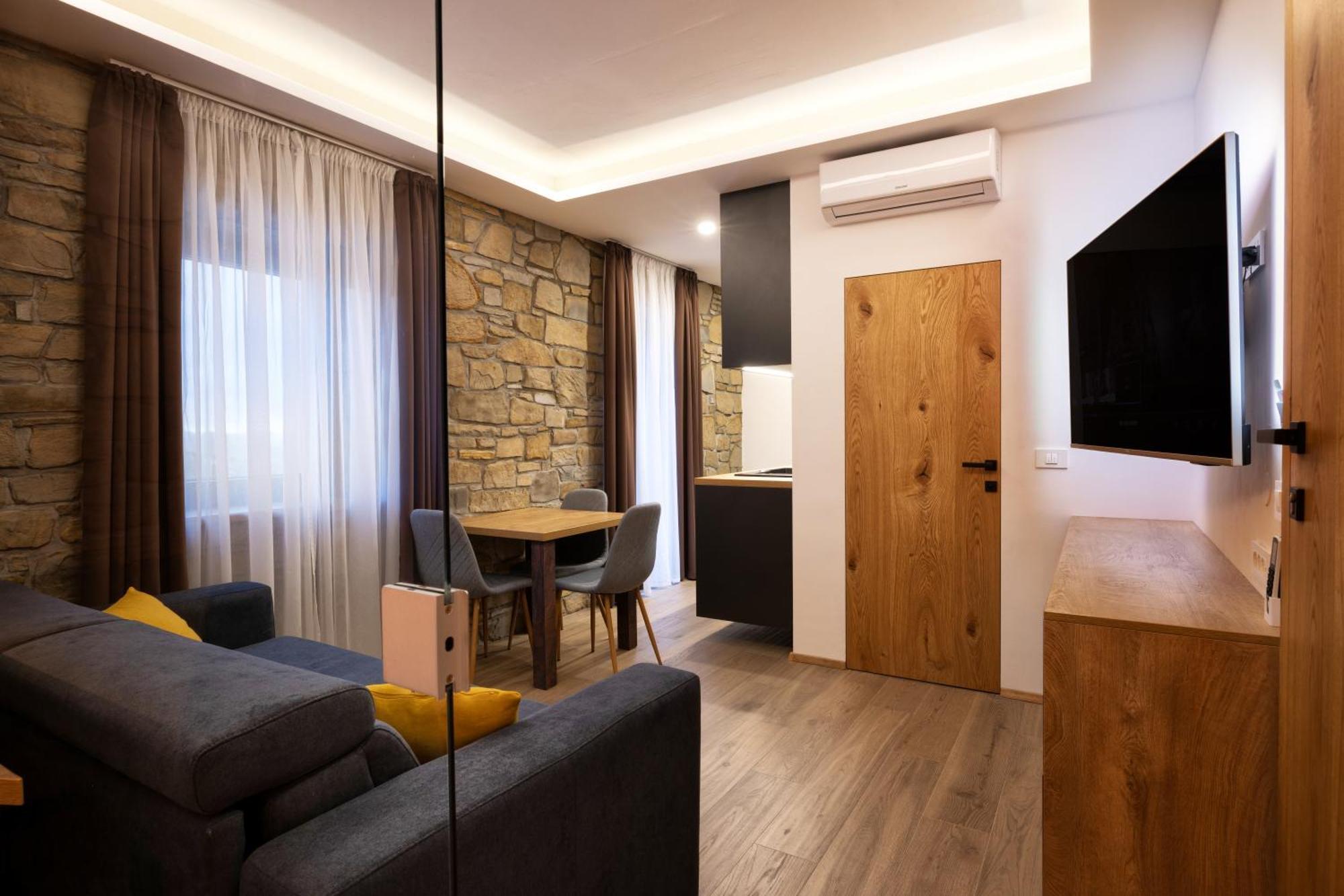 Stok - Rooms, Wine & Restaurant - Marezige, โคเปร์ ภายนอก รูปภาพ